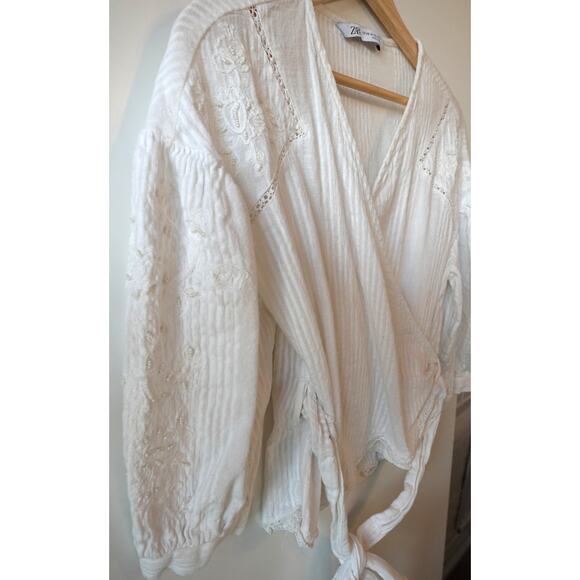 Zara Womens Top XS White Embroidered Wrap Shirt Crochet Boho Cotton Eyelet - Picture 2 of 10